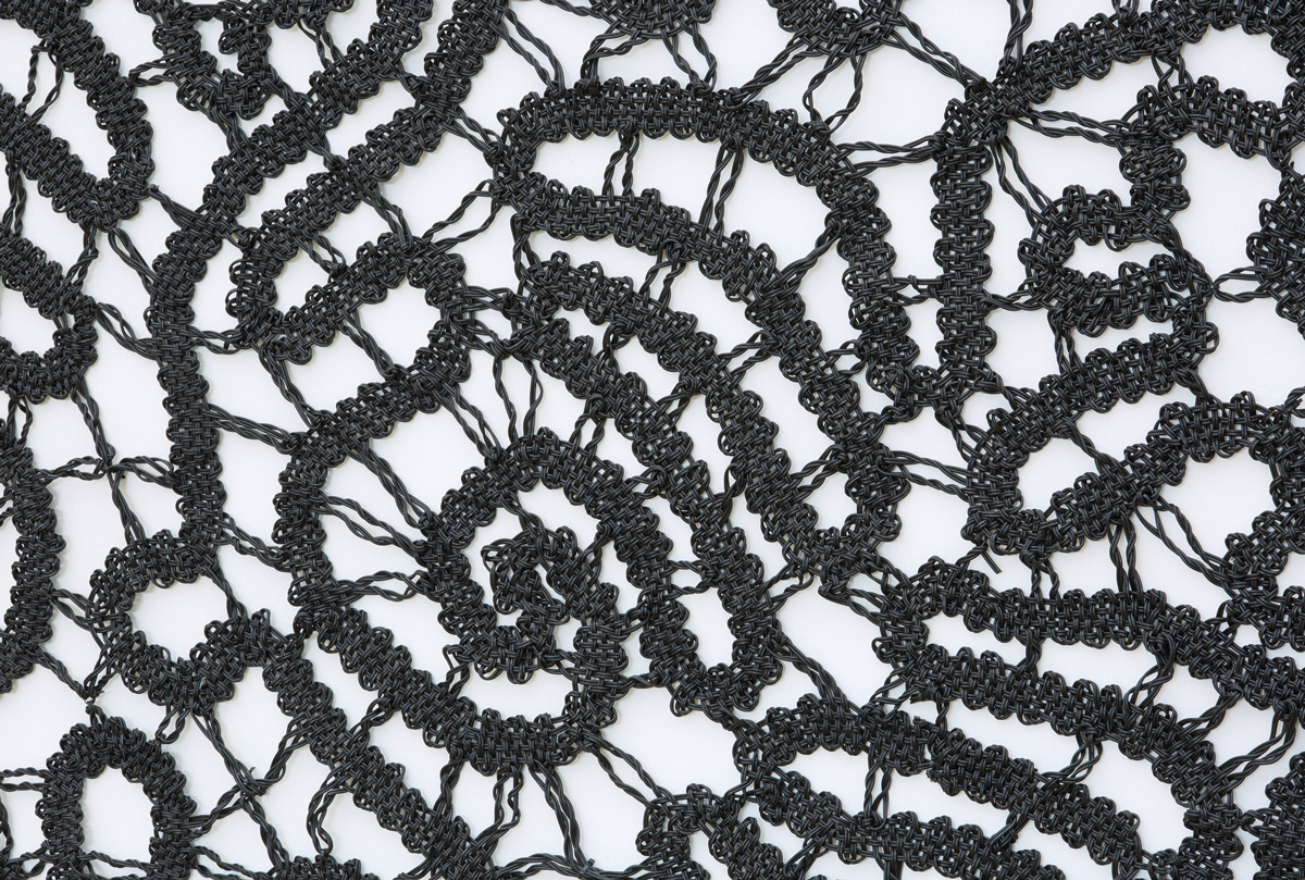 Gertrud Riethmüller, Visual Artist installation, video, sound, performances. Ein Kragen - Im Tanz der Verflechtung 2022/2023