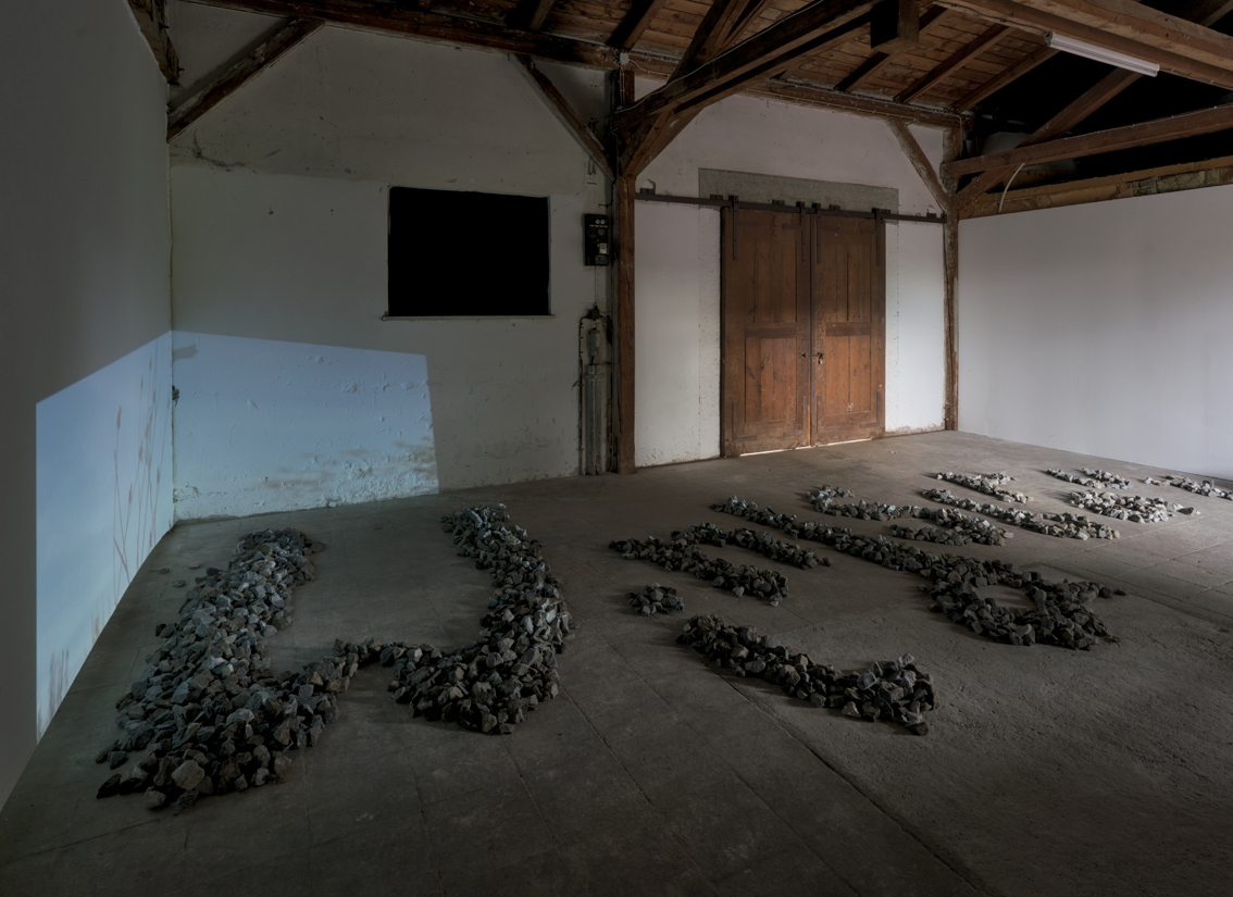 Gertrud Riethmüller, Visual Artist installation, video, sound, performances. Windsbraut, 2023, Lagerschuppen des Ausstellwerks Huglfing