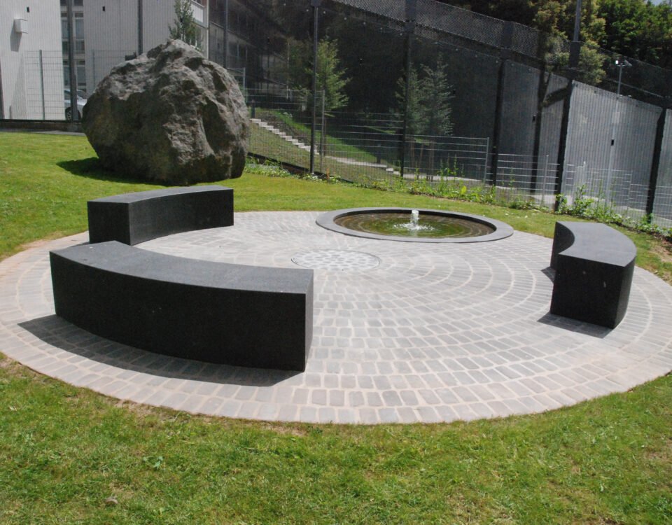 Gertrud Riethmüller, Visual Artist installation, video, sound, performances. Im Kreis der Steine, 2018, Saarlouis