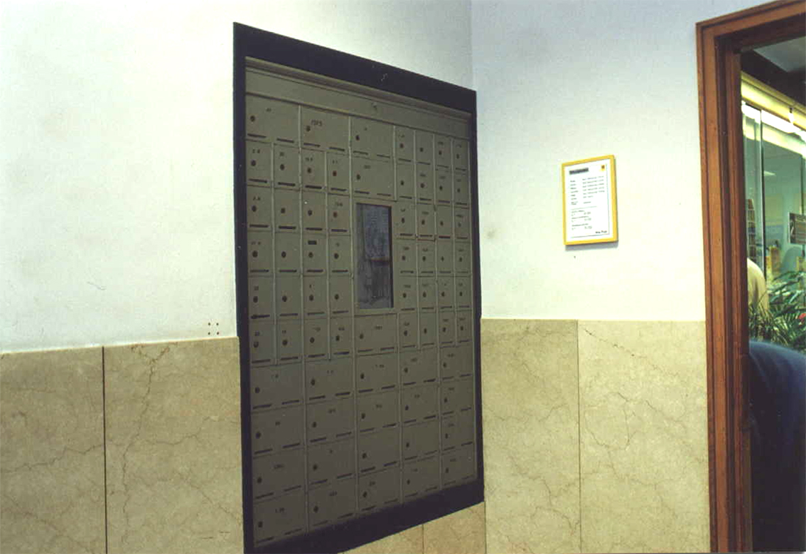 Gertrud Riethmüller, Visual Artist installation, video, sound, performances, Alice im Postfach, 1998