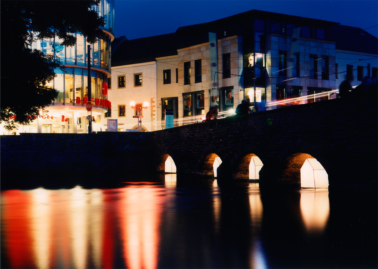 Gertrud Riethmüller, Visual Artist installation, video, sound, performances, vom paradoxen Heim-2002