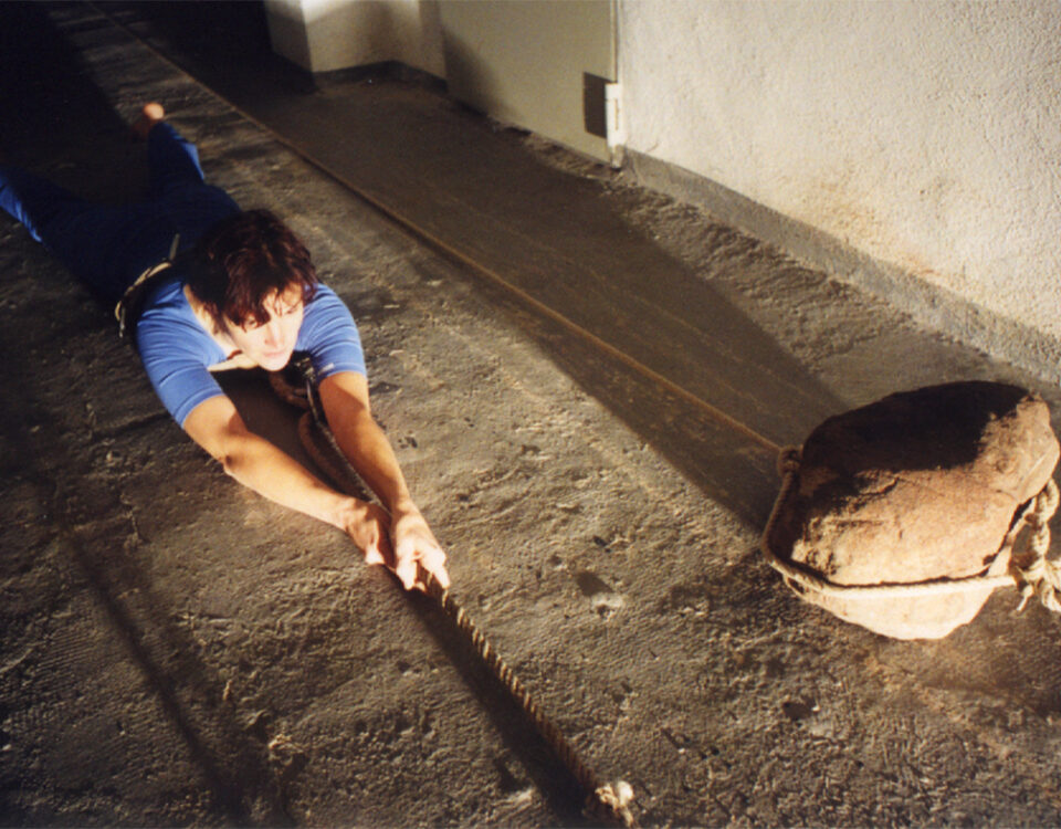 Gertrud Riethmüller, Visual Artist installation, video, sound, performances, zwischen botschaft und erinerung, 2000